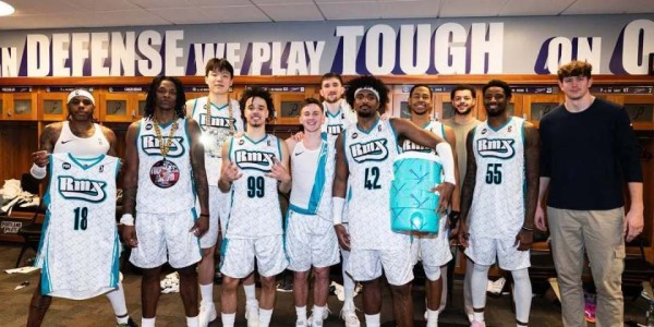 星空体育-开拓者官宣召回杨瀚森！今日有望出战湖人 近两场G联赛场均18+12