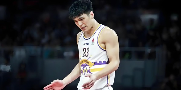 星空体育-陈国豪：我最喜欢看詹姆斯打球！特别是2016年大逆转勇士！