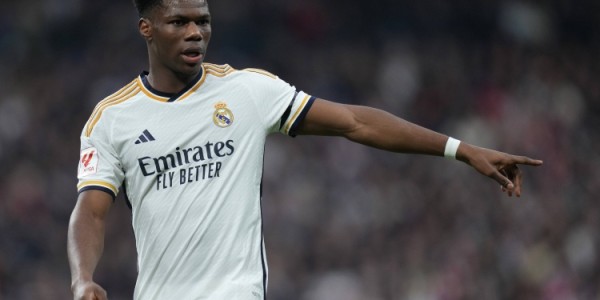 星空体育-琼阿梅尼盛赞阿隆索与安切洛蒂：两位教练的卓越领导令我深感钦佩