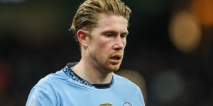 星空娱乐-曼晚：丁丁谈未获续约时难掩激动，而他受访时曼城总监就在不远处