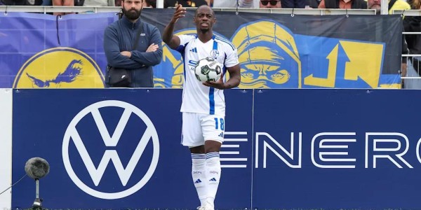 Xingkong-零容忍，沙尔克04就阿德杰伊遭种族歧视一事向德国警方报案