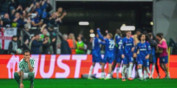 安东尼加盟贝蒂斯后9场欧协联贡献4球3助，但决赛遗憾饮恨