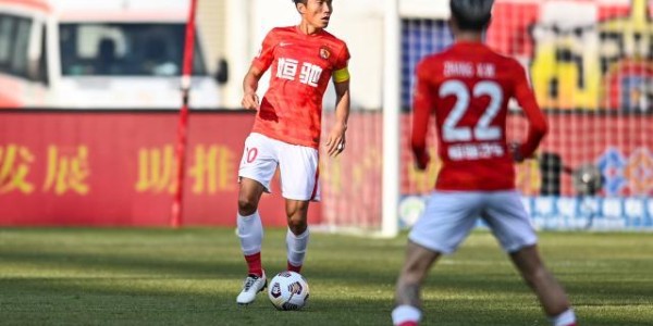 星空体育-【2021中超总结之广州】为广州之名 挺过最艰难赛季